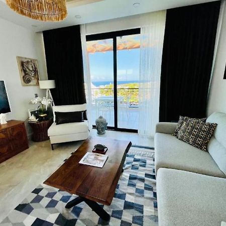 Apartamento Luxurious Seafront Penthouse Kyrenia  Exterior foto